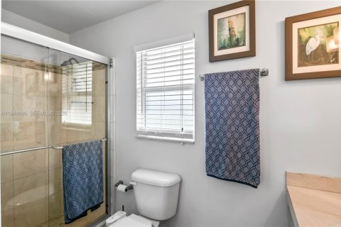 Casa en venta en Cape Coral, Florida, 3 dormitorios, 187.66 m2 № 2001665 - foto 27