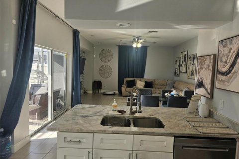 House in Davenport, Florida 6 bedrooms, 292.36 sq.m. № 1775379 - photo 9