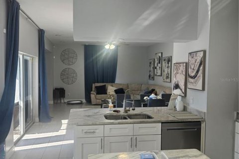 House in Davenport, Florida 6 bedrooms, 292.36 sq.m. № 1775379 - photo 7