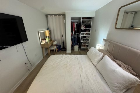 Condo in Miami, Florida  № 2017236 - photo 3