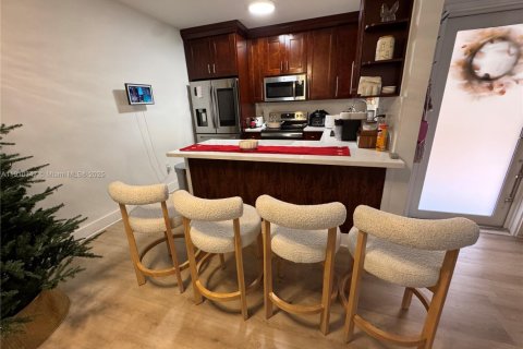 Condo in Miami, Florida  № 2017236 - photo 7