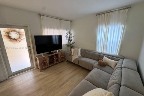 Condo in Miami, Florida  № 2017236 - photo 4