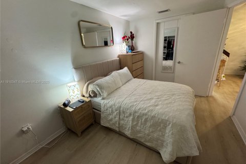 Condo in Miami, Florida  № 2017236 - photo 2