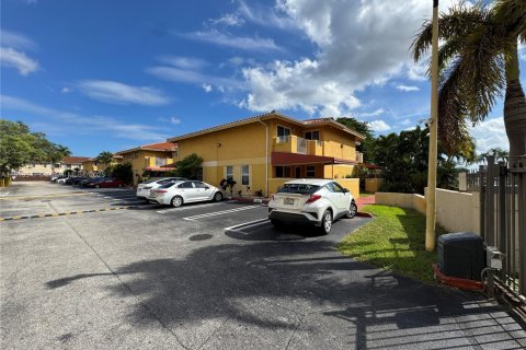 Condo in Miami, Florida  № 2017236 - photo 8