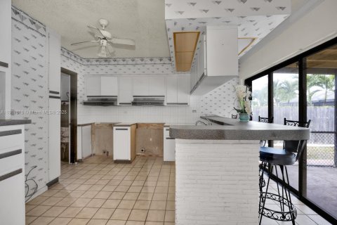 Villa ou maison à vendre à Miami, Floride: 4 chambres, 169.64 m2 № 1965075 - photo 10