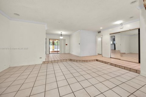 Villa ou maison à vendre à Miami, Floride: 4 chambres, 169.64 m2 № 1965075 - photo 8