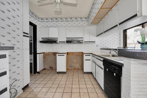 Villa ou maison à vendre à Miami, Floride: 4 chambres, 169.64 m2 № 1965075 - photo 9