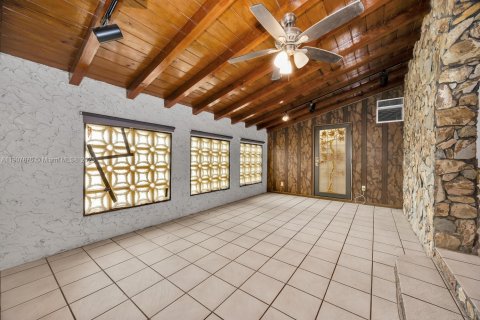 Villa ou maison à vendre à Miami, Floride: 4 chambres, 169.64 m2 № 1965075 - photo 7