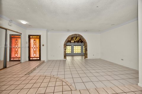 Villa ou maison à vendre à Miami, Floride: 4 chambres, 169.64 m2 № 1965075 - photo 5