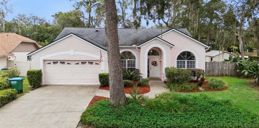 Villa ou maison à Winter Springs, Floride 4 chambres, 179.39 m2 № 2349436