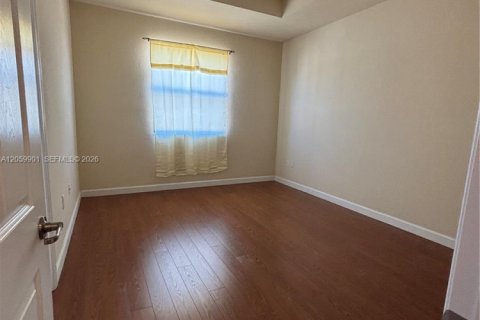 Touwnhouse à vendre à Miami, Floride: 3 chambres, 150.22 m2 № 2279538 - photo 24