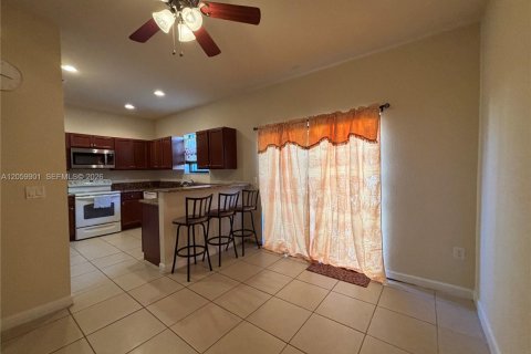Touwnhouse à vendre à Miami, Floride: 3 chambres, 150.22 m2 № 2279538 - photo 13
