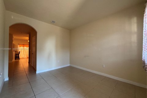 Touwnhouse à vendre à Miami, Floride: 3 chambres, 150.22 m2 № 2279538 - photo 6