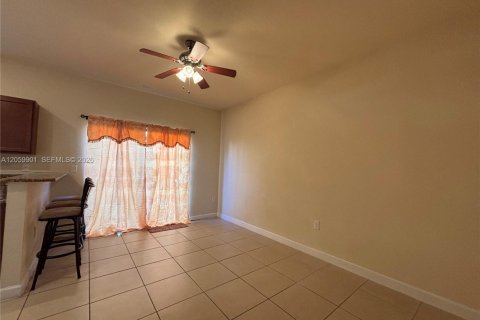 Touwnhouse à vendre à Miami, Floride: 3 chambres, 150.22 m2 № 2279538 - photo 12
