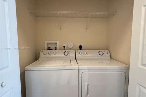 Touwnhouse à vendre à Miami, Floride: 3 chambres, 150.22 m2 № 2279538 - photo 22