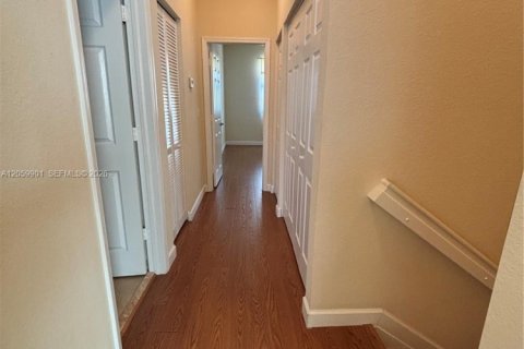 Touwnhouse à vendre à Miami, Floride: 3 chambres, 150.22 m2 № 2279538 - photo 18