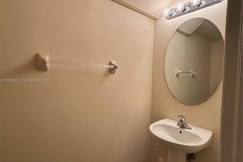 Touwnhouse à vendre à Miami, Floride: 3 chambres, 150.22 m2 № 2279538 - photo 9