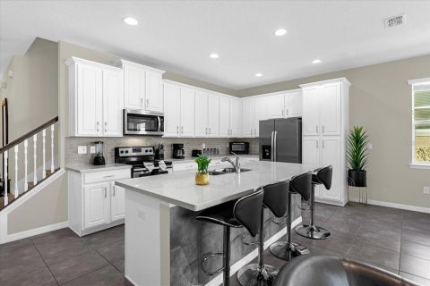 Townhouse in SOLARA RESORT in Kissimmee, Florida 5 bedrooms, 213.12 sq.m. № 2228462 - photo 8
