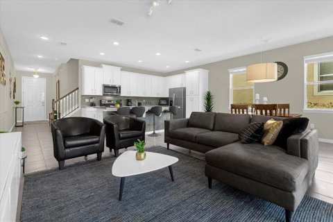 Townhouse in SOLARA RESORT in Kissimmee, Florida 5 bedrooms, 213.12 sq.m. № 2228462 - photo 4