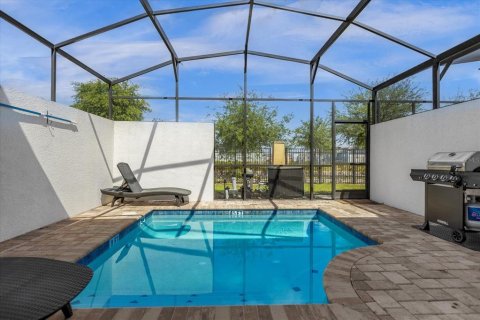 Townhouse in SOLARA RESORT in Kissimmee, Florida 5 bedrooms, 213.12 sq.m. № 2228462 - photo 13