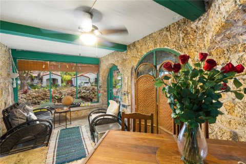 Condo in Coral Gables, Florida, 1 bedroom  № 1794469 - photo 2