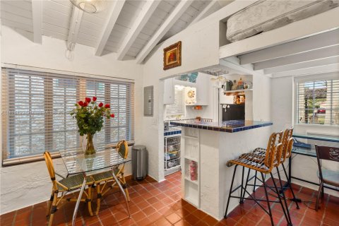 Condo in Coral Gables, Florida, 1 bedroom  № 1794469 - photo 3