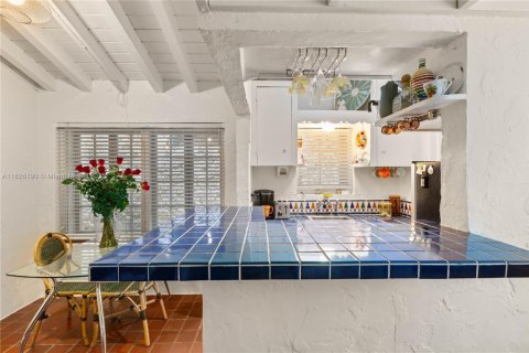 Condo in Coral Gables, Florida, 1 bedroom  № 1794469 - photo 8