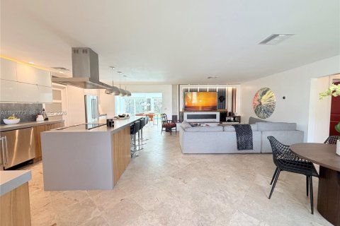 House in Stuart, Florida 4 bedrooms, 194.91 sq.m. № 2064232 - photo 5