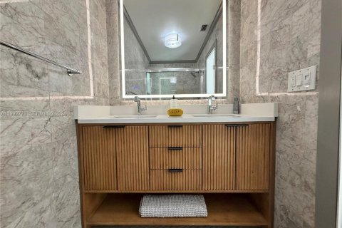 House in Stuart, Florida 4 bedrooms, 194.91 sq.m. № 2064232 - photo 25