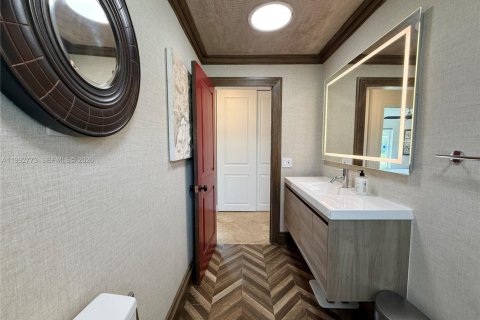 House in Stuart, Florida 4 bedrooms, 194.91 sq.m. № 2064232 - photo 16