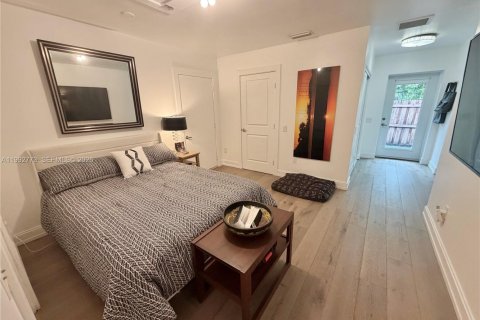 House in Stuart, Florida 4 bedrooms, 194.91 sq.m. № 2064232 - photo 28