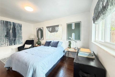 House in Stuart, Florida 4 bedrooms, 194.91 sq.m. № 2064232 - photo 19