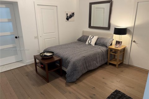 House in Stuart, Florida 4 bedrooms, 194.91 sq.m. № 2064232 - photo 27