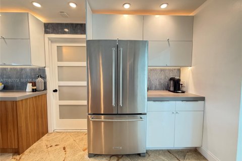 House in Stuart, Florida 4 bedrooms, 194.91 sq.m. № 2064232 - photo 11