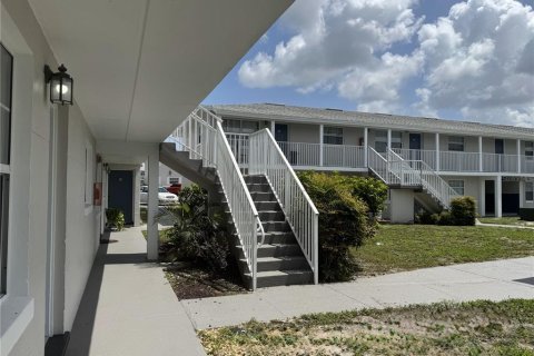 Condominio en alquiler en Mount Dora, Florida, 2 dormitorios, 65.22 m2 № 1808316 - foto 3