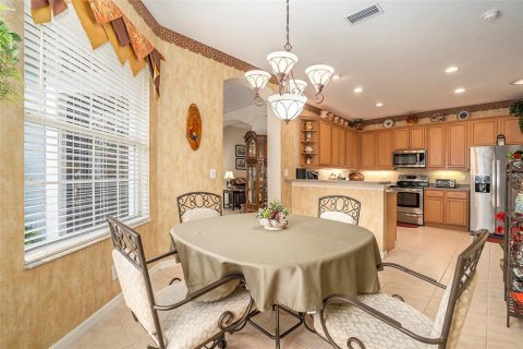 House in Fish Hawk, Florida 2 bedrooms, 143.44 sq.m. № 1792943 - photo 11