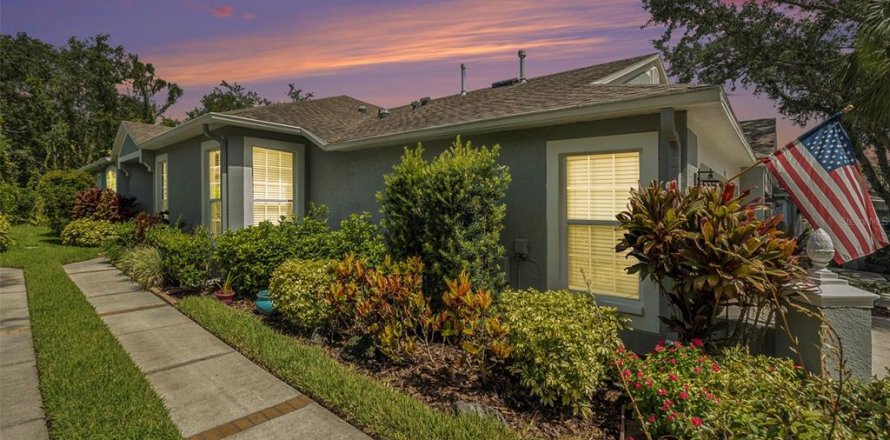 House in Fish Hawk, Florida 2 bedrooms, 143.44 sq.m. № 1792943