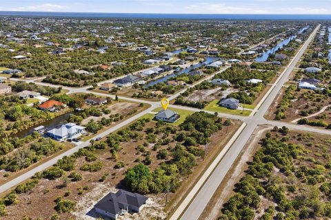 Villa ou maison à vendre à Port Charlotte, Floride: 3 chambres, 166.95 m2 № 2222610 - photo 4