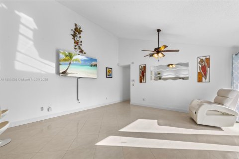 Adosado en venta en West Palm Beach, Florida, 3 dormitorios, 123.75 m2 № 1952009 - foto 10