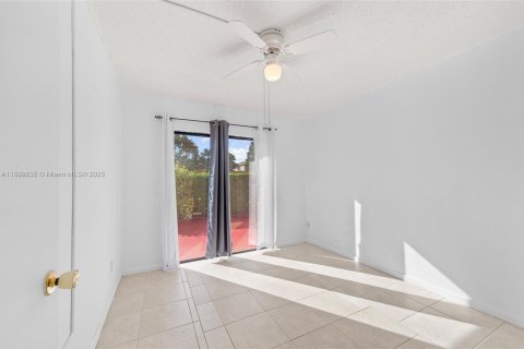 Adosado en venta en West Palm Beach, Florida, 3 dormitorios, 123.75 m2 № 1952009 - foto 26