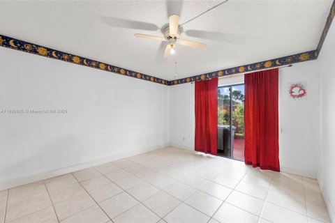 Adosado en venta en West Palm Beach, Florida, 3 dormitorios, 123.75 m2 № 1952009 - foto 19