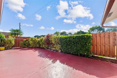 Adosado en venta en West Palm Beach, Florida, 3 dormitorios, 123.75 m2 № 1952009 - foto 30