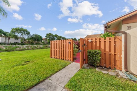 Adosado en venta en West Palm Beach, Florida, 3 dormitorios, 123.75 m2 № 1952009 - foto 2