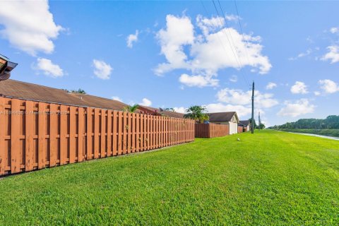 Adosado en venta en West Palm Beach, Florida, 3 dormitorios, 123.75 m2 № 1952009 - foto 4