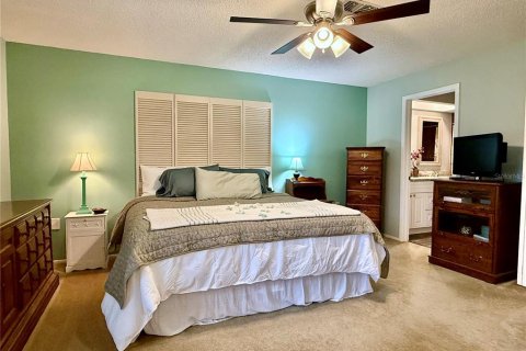House in New Port Richey, Florida 2 bedrooms, 123.19 sq.m. № 1901879 - photo 17