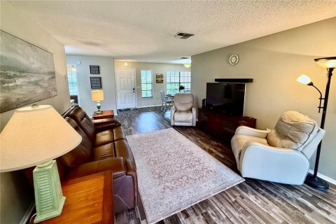 House in New Port Richey, Florida 2 bedrooms, 123.19 sq.m. № 1901879 - photo 6