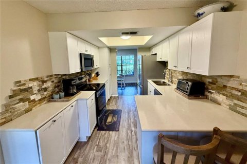 House in New Port Richey, Florida 2 bedrooms, 123.19 sq.m. № 1901879 - photo 9