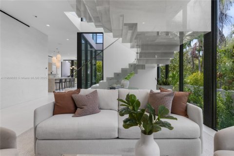 Купить виллу или дом в Майами-Бич, Флорида 5 спален, 338.72м2, № 1963011 - фото 5