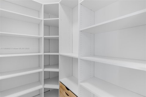 Купить виллу или дом в Майами-Бич, Флорида 5 спален, 338.72м2, № 1963011 - фото 12