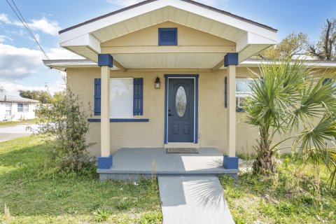 Commercial property in Panama City, Florida № 564493 - photo 1